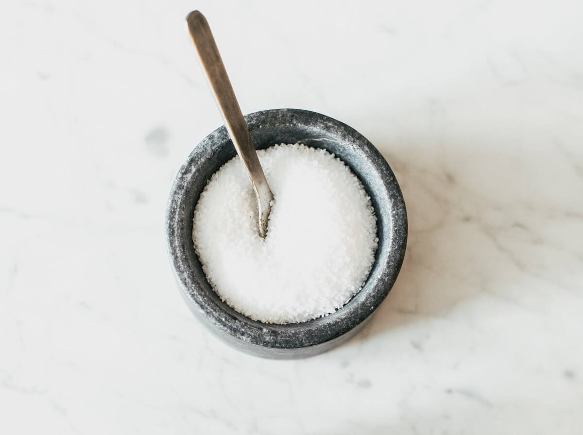 White sugar in bowl