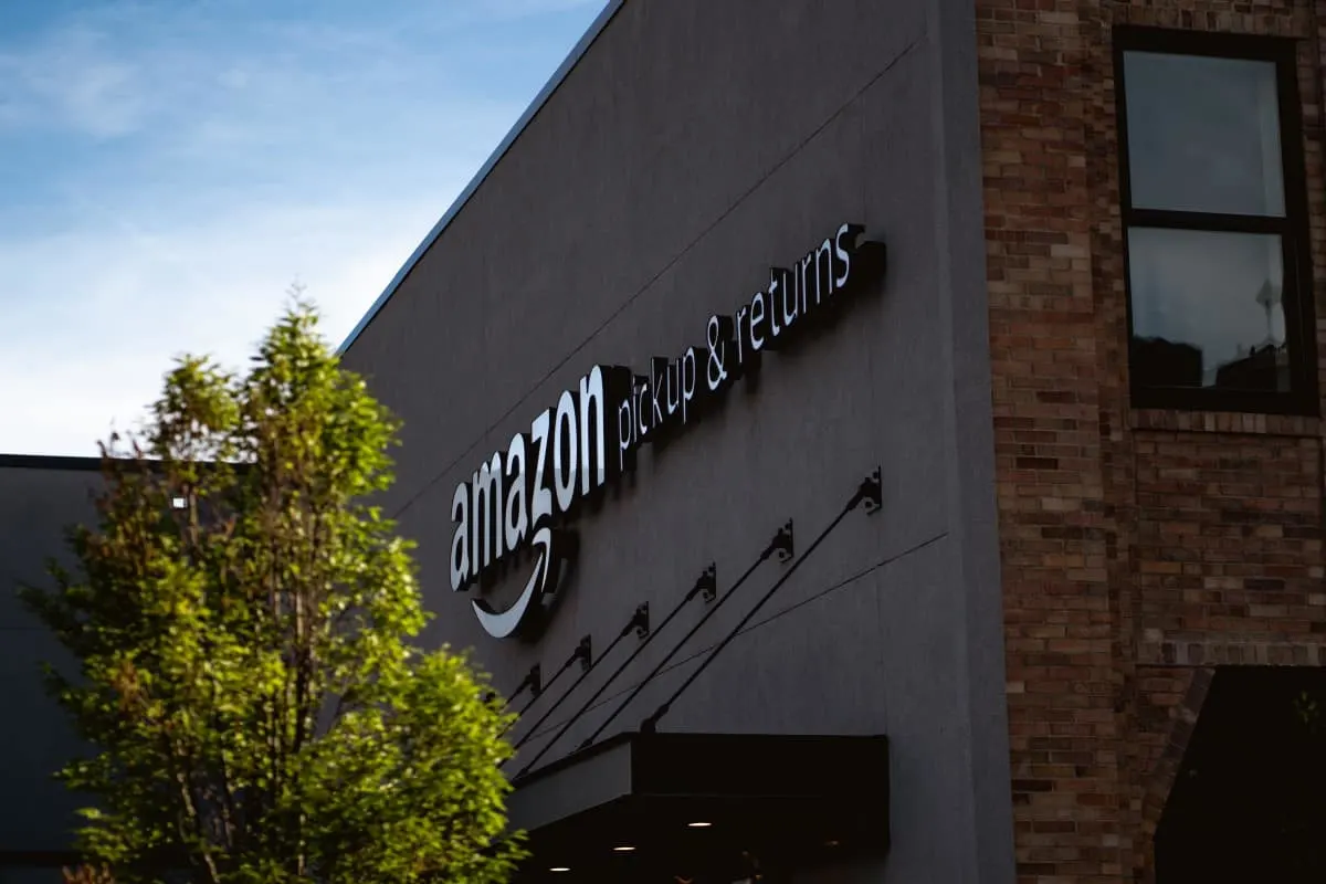 Amazon Pickup and Returns Center